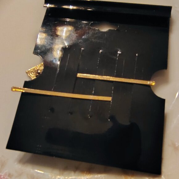 Vtg 1928 Hair Jewelry Gold Tone Red and Clear Rhinestone Hairpin Set - Picture 6 of 7